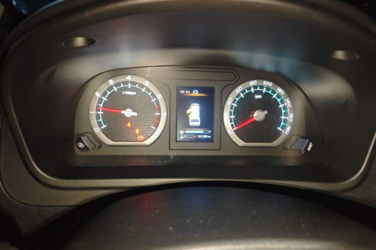 Used FORTHING Lingzhi PLUS 2021 2.0L Manual Luxury CNG 7-Seater Instrument Cluster