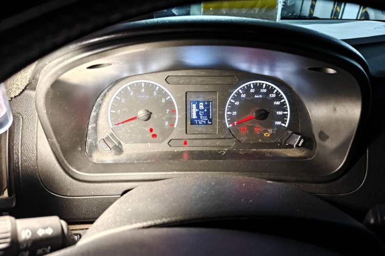 Used FORTHING Lingzhi PLUS 2021 2.0L Manual Luxury 7-Seater Instrument Cluster
