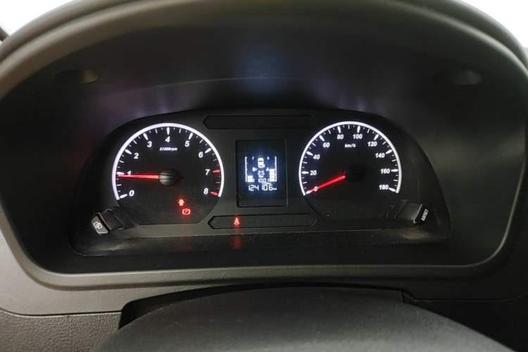 Used FORTHING Lingzhi PLUS 2021 2.0L Manual Luxury 7-Seater Instrument Cluster