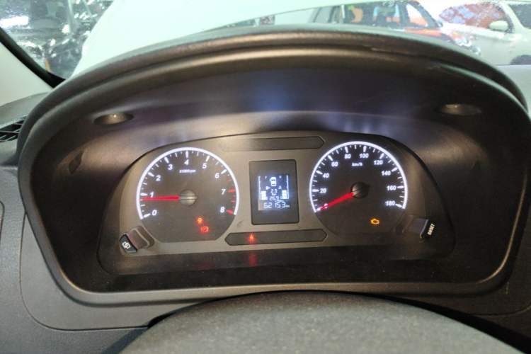 Used FORTHING Lingzhi PLUS 2021 2.0L Manual Luxury 7-Seater Instrument Cluster