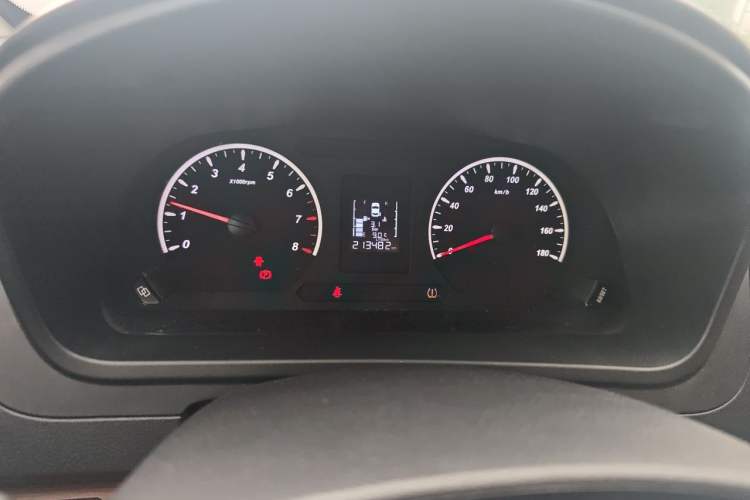 Used FORTHING Lingzhi PLUS 2021 2.0L Manual Luxury 7-Seater Instrument Cluster