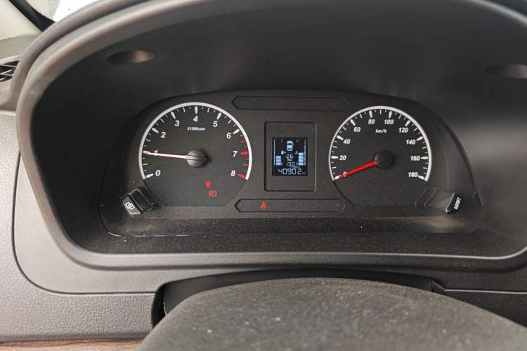 Used FORTHING Lingzhi PLUS 2021 2.0L Manual Luxury 7-Seater Instrument Cluster