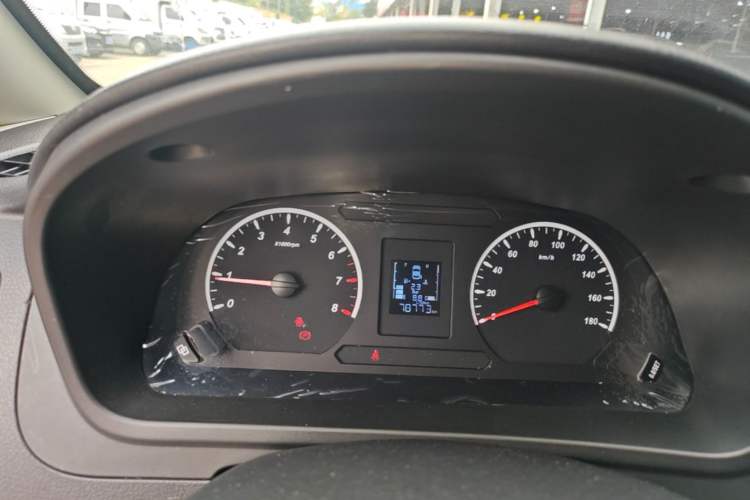 Used FORTHING Lingzhi PLUS 2021 2.0L Manual Luxury 7-Seater Instrument Cluster