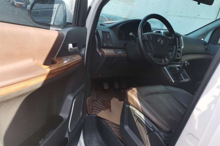 Used FORTHING Lingzhi PLUS 2021 2.0L Manual Luxury 7-Seater Interior 2