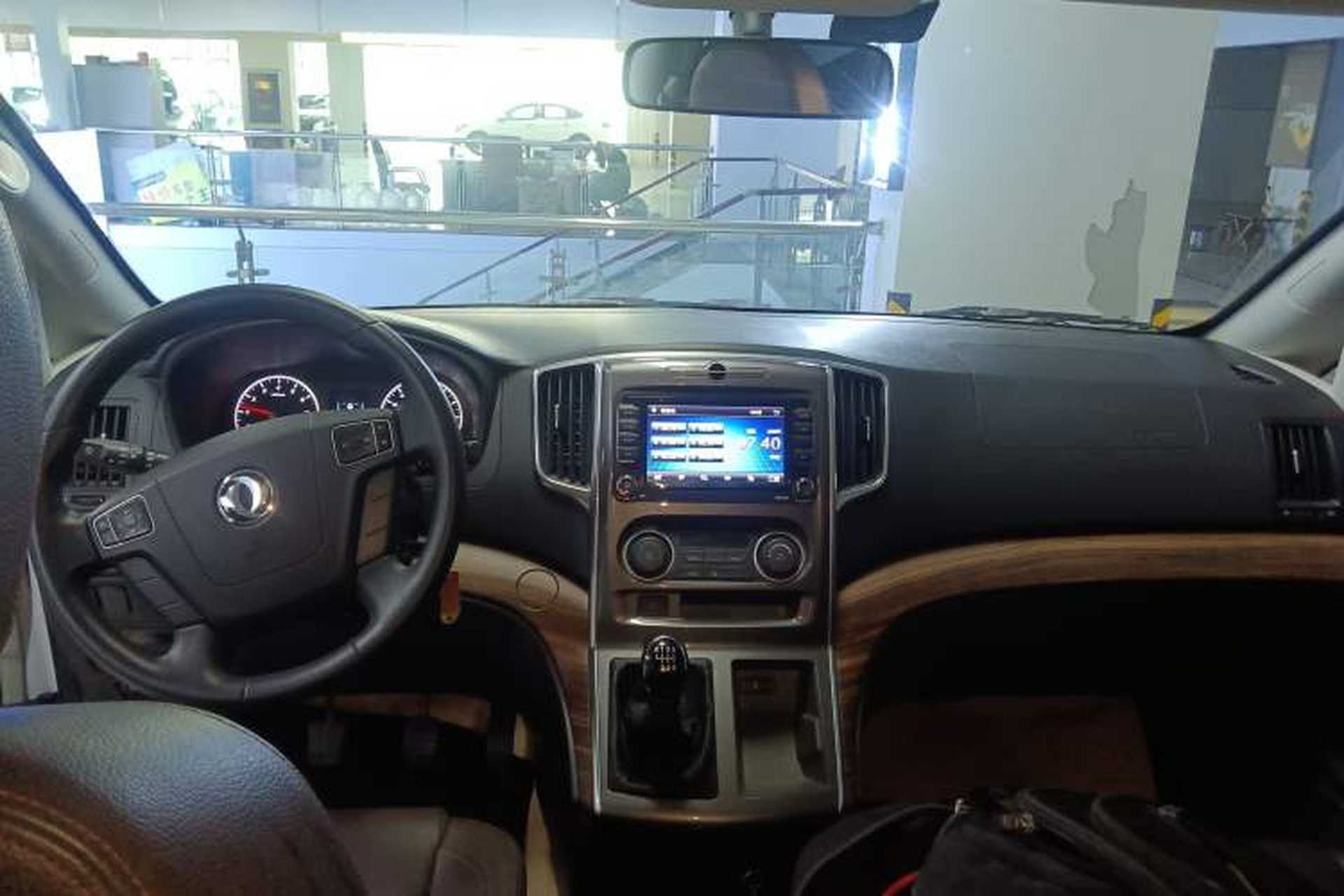 Used FORTHING Lingzhi PLUS 2021 2.0L Manual Luxury 9-Seater Interior 2