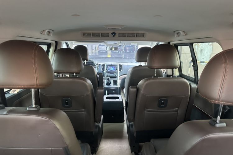 Used FORTHING Lingzhi PLUS 2021 2.0L Manual Luxury 9-Seater Interior 2