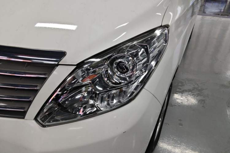 Used FORTHING Lingzhi PLUS 2021 2.0L Manual Luxury 7-Seater Left Front Headlight
