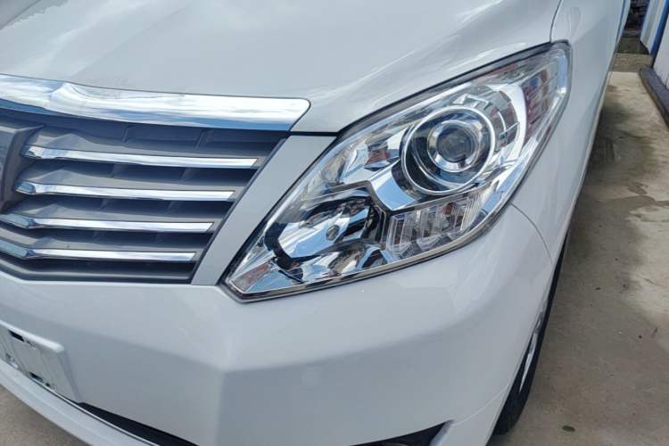 Used FORTHING Lingzhi PLUS 2021 2.0L Manual Luxury 7-Seater Left Front Headlight