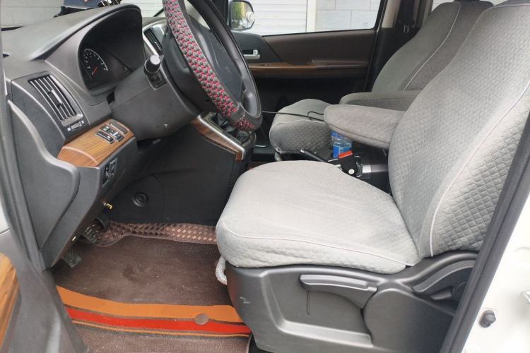 Used FORTHING Lingzhi PLUS 2021 2.0L Manual Comfort Model CNG 7-Seater Left Front Seat