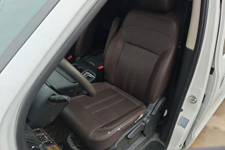 Used FORTHING Lingzhi PLUS 2021 2.0L Manual Comfort Version 7 Seats Left Front Seat