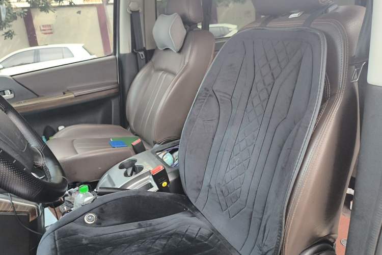 Used FORTHING Lingzhi PLUS 2021 Travel Edition 2.0L Manual Luxury 7-Seater Left Front Seat