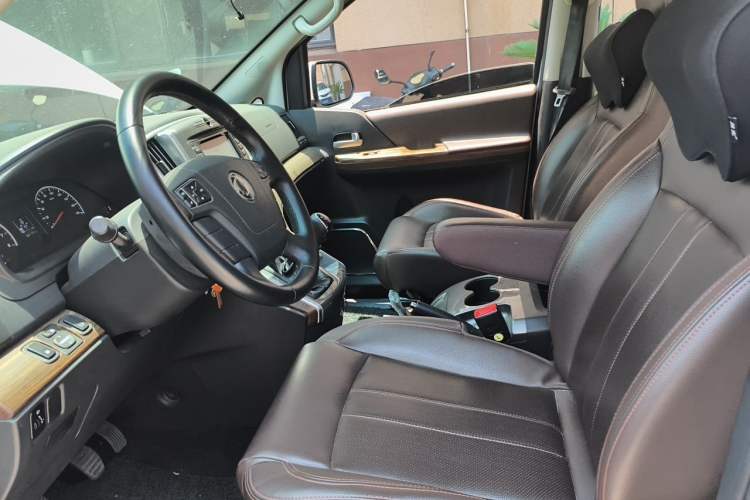 Used FORTHING Lingzhi PLUS 2021 2.0L Manual Luxury 7-Seater Left Front Seat