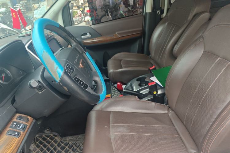 Used FORTHING Lingzhi PLUS 2021 2.0L Manual Standard Version CNG-Powered 9-Seater Left Front Seat