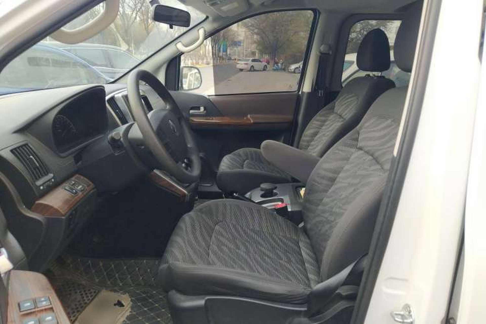 Used FORTHING Lingzhi PLUS 2021 2.0L Manual Comfort Version 7 Seats Left Front Seat