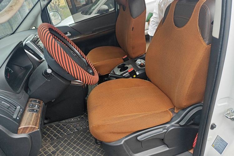 Used FORTHING Lingzhi PLUS 2021 2.0L Manual Luxury 7-Seater Left Front Seat