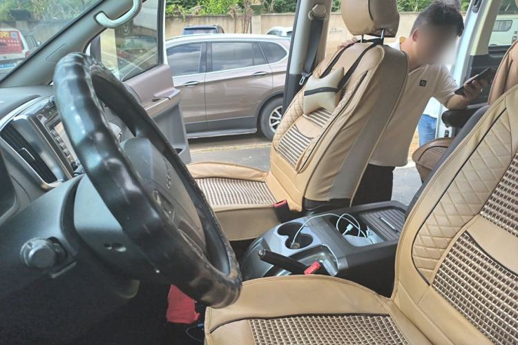 Used FORTHING Lingzhi PLUS 2021 2.0L Manual Luxury CNG 7-Seater Left Front Seat