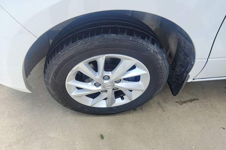 Used FORTHING Lingzhi PLUS 2021 2.0L Manual Luxury 7-Seater Left Front Wheel Hub