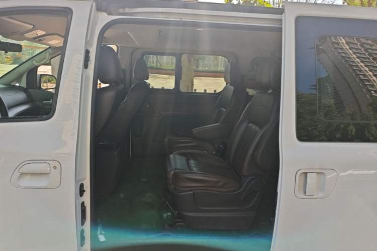 Used FORTHING Lingzhi PLUS 2021 Travel Edition 2.0L Manual Luxury 7-Seater Left Rear Seat