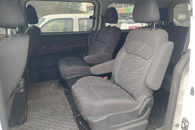 Used FORTHING Lingzhi PLUS 2021 2.0L Manual Comfort Version 7 Seats Left Rear Seat