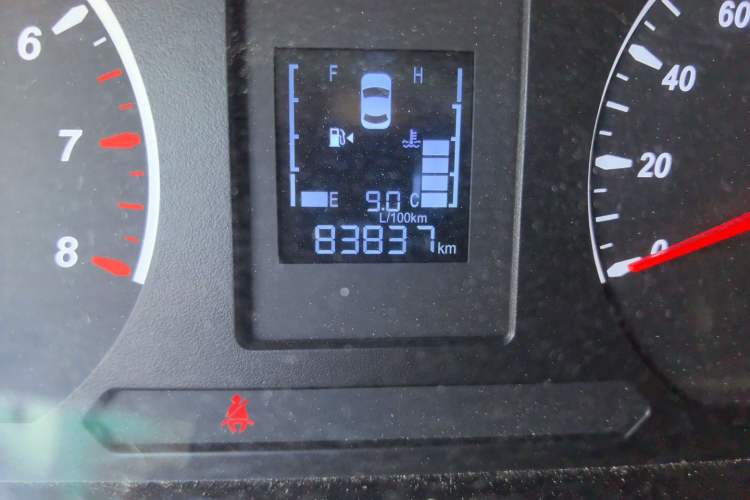 Used FORTHING Lingzhi PLUS 2021 2.0L Manual Luxury 9-Seater Odometer Close Up