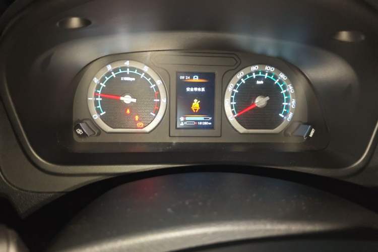 Used FORTHING Lingzhi PLUS 2021 2.0L Manual Luxury CNG 7-Seater Odometer Close Up