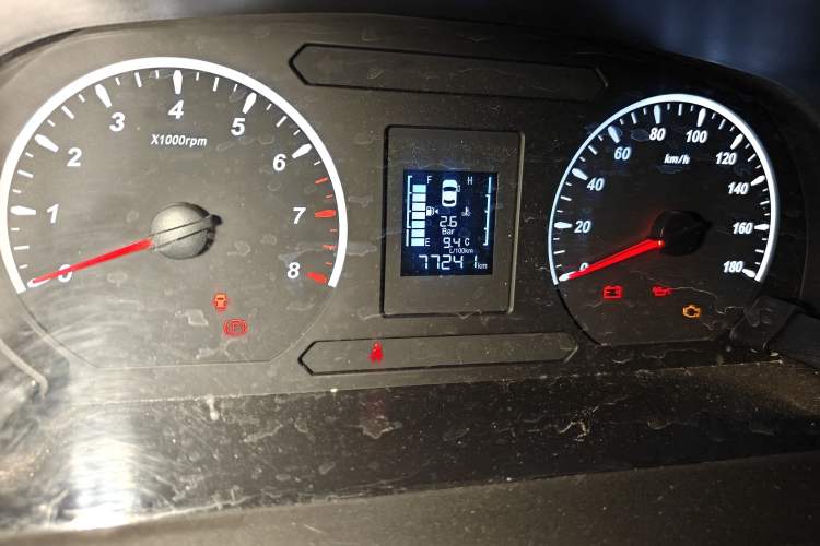 Used FORTHING Lingzhi PLUS 2021 2.0L Manual Luxury 7-Seater Odometer Close Up