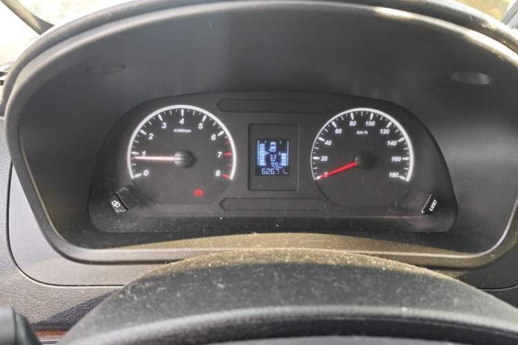 Used FORTHING Lingzhi PLUS 2021 2.0L Manual Comfort Version 7 Seats Odometer Close Up