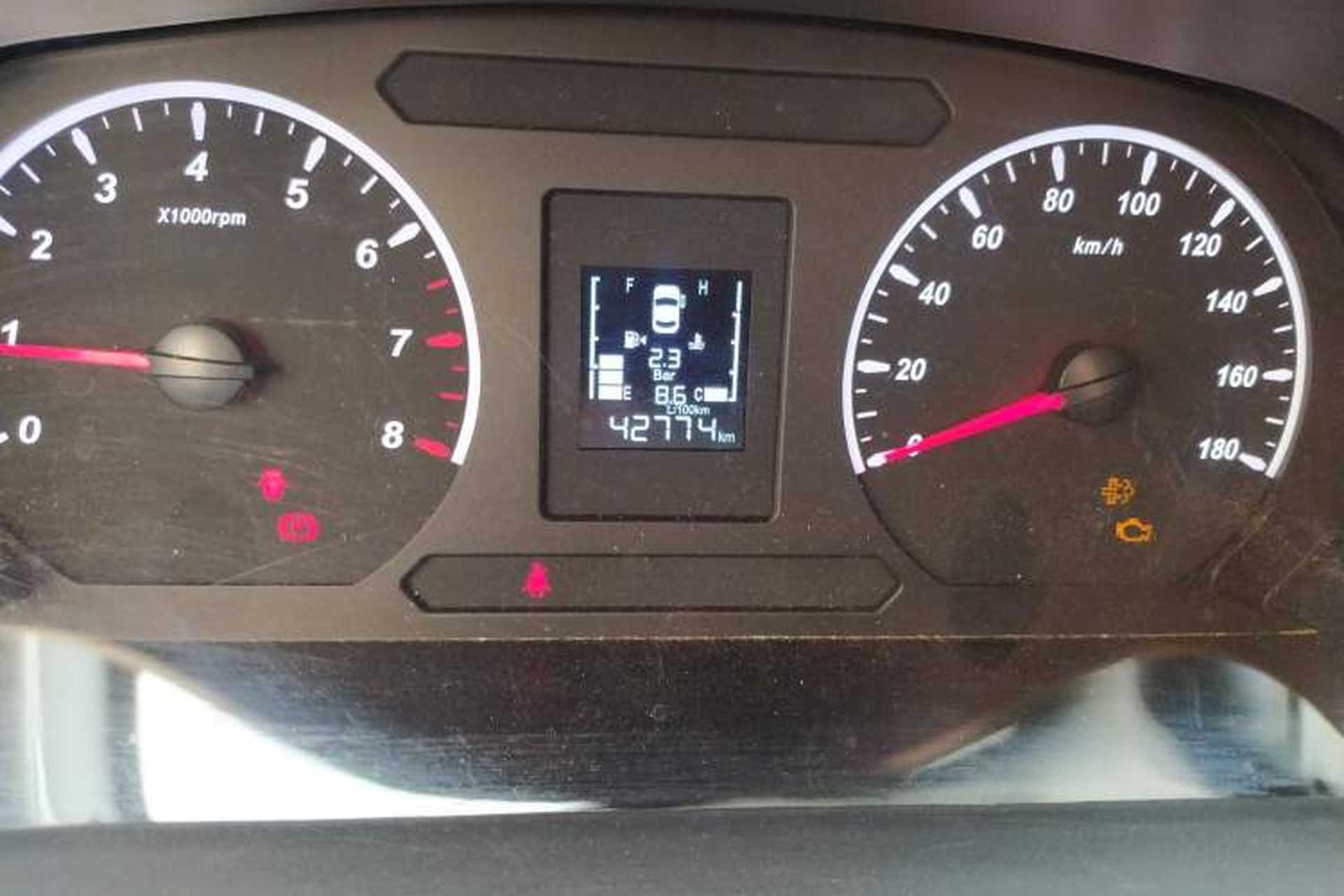 Used FORTHING Lingzhi PLUS 2021 2.0L Manual Comfort Version 7 Seats Odometer Close Up
