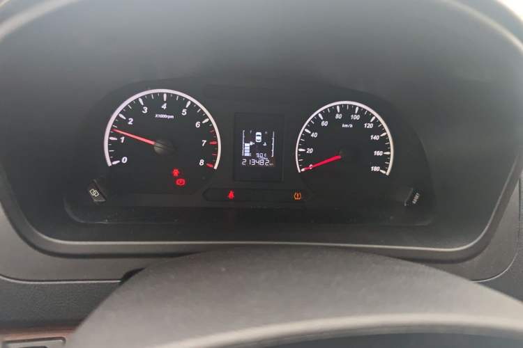 Used FORTHING Lingzhi PLUS 2021 2.0L Manual Luxury 7-Seater Odometer Close Up