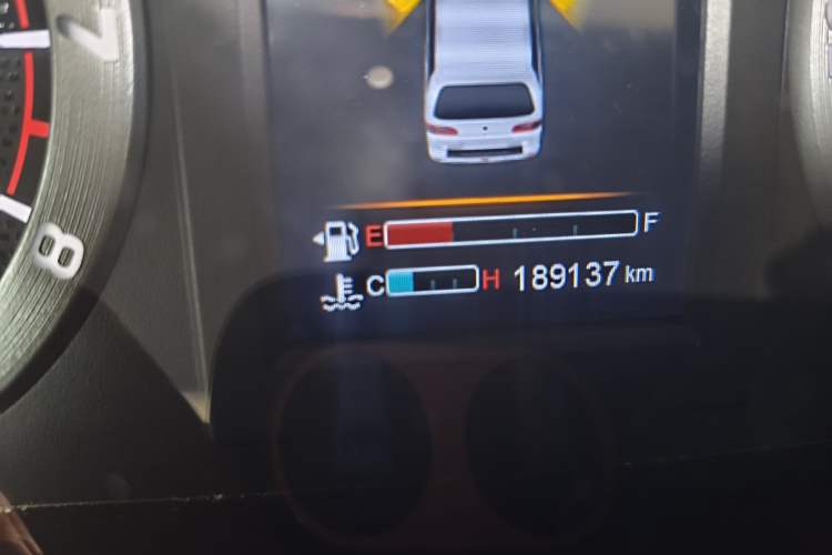 Used FORTHING Lingzhi PLUS 2021 2.0L Manual Luxury CNG 7-Seater Odometer Close Up