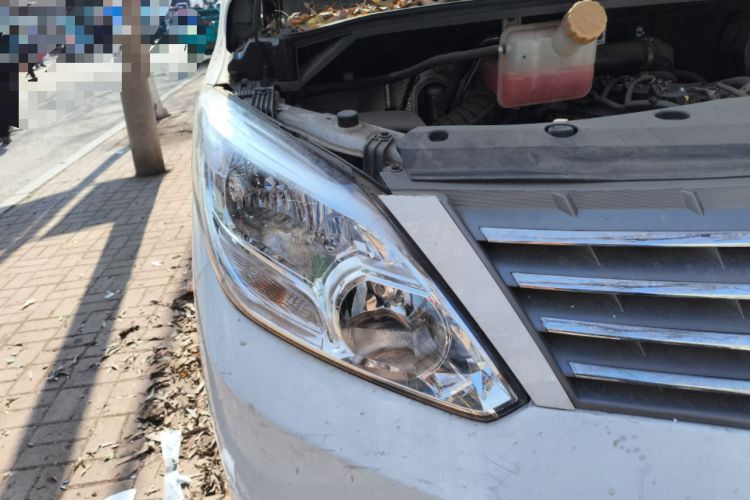 Used FORTHING Lingzhi PLUS 2021 2.0L Manual Comfort Version 7 Seats Right Front Headlight