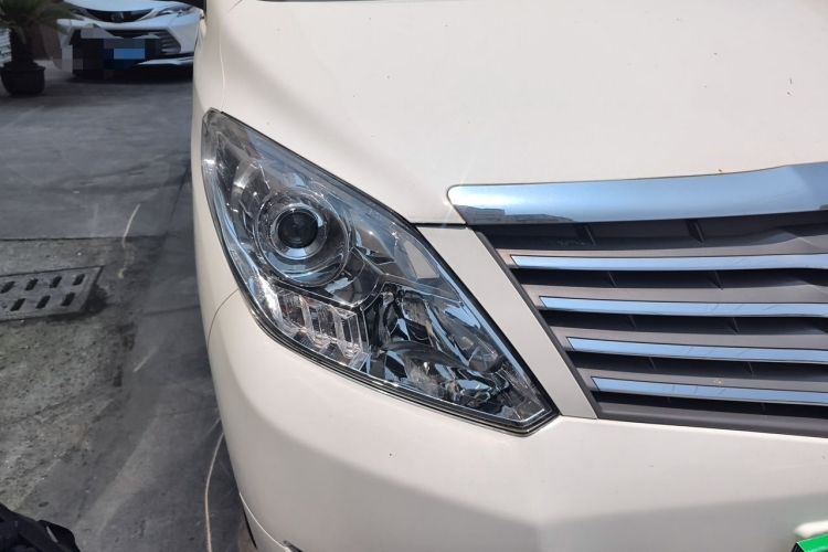 Used FORTHING Lingzhi PLUS 2021 2.0L Manual Luxury 7-Seater Right Front Headlight
