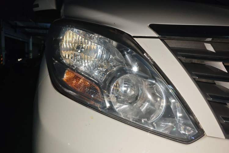 Used FORTHING Lingzhi PLUS 2021 2.0L Manual Luxury CNG 7-Seater Right Front Headlight