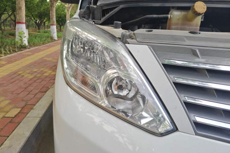 Used FORTHING Lingzhi PLUS 2021 2.0L Manual Comfort Version 7 Seats Right Front Headlight