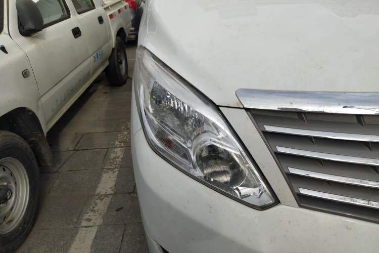 Used FORTHING Lingzhi PLUS 2021 2.0L Manual Comfort Version 7 Seats Right Front Headlight