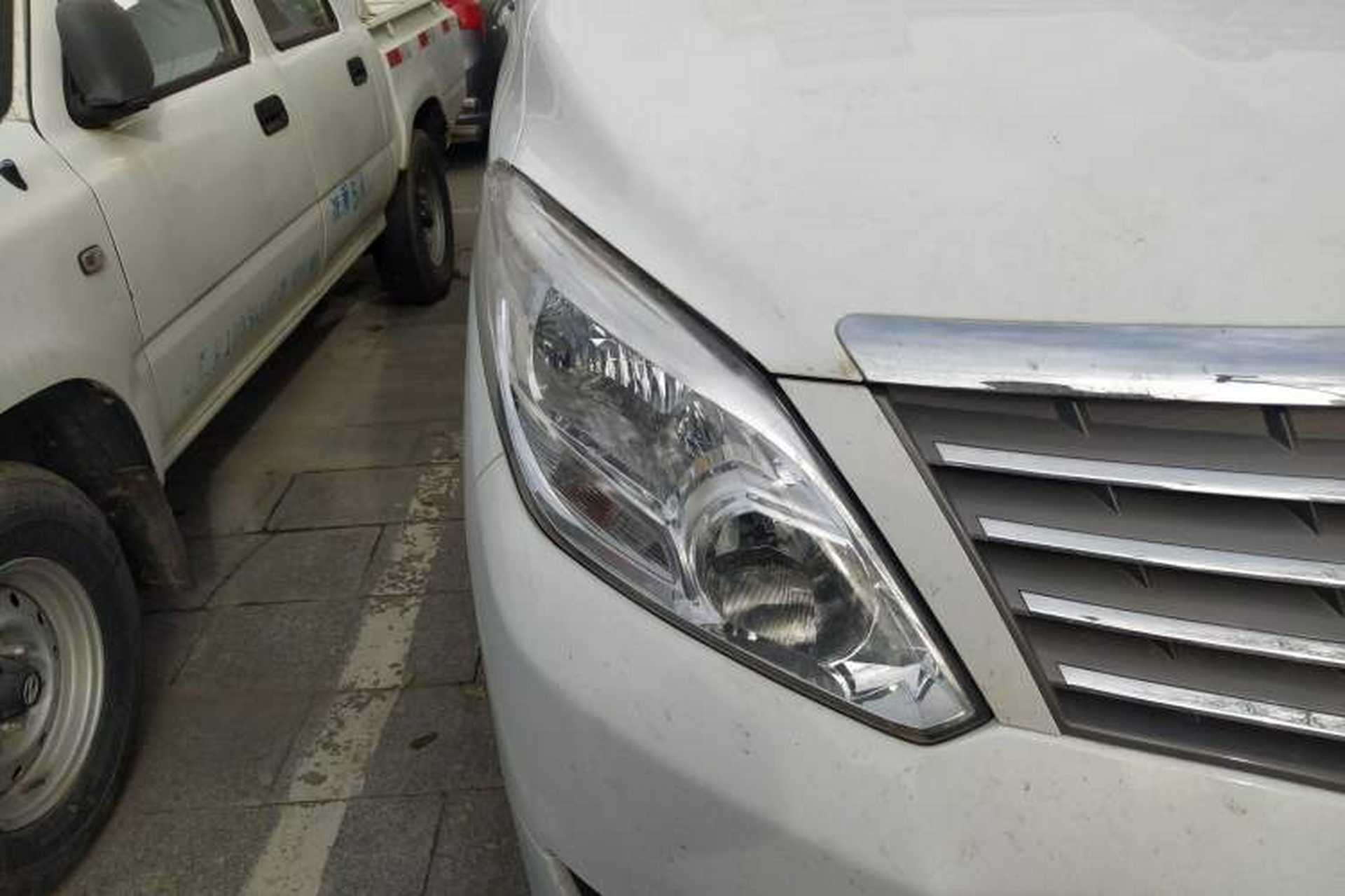 Used FORTHING Lingzhi PLUS 2021 2.0L Manual Comfort Version 7 Seats Right Front Headlight