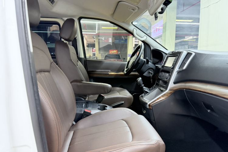 Used FORTHING Lingzhi PLUS 2021 2.0L Manual Luxury 7-Seater Right Front Seat