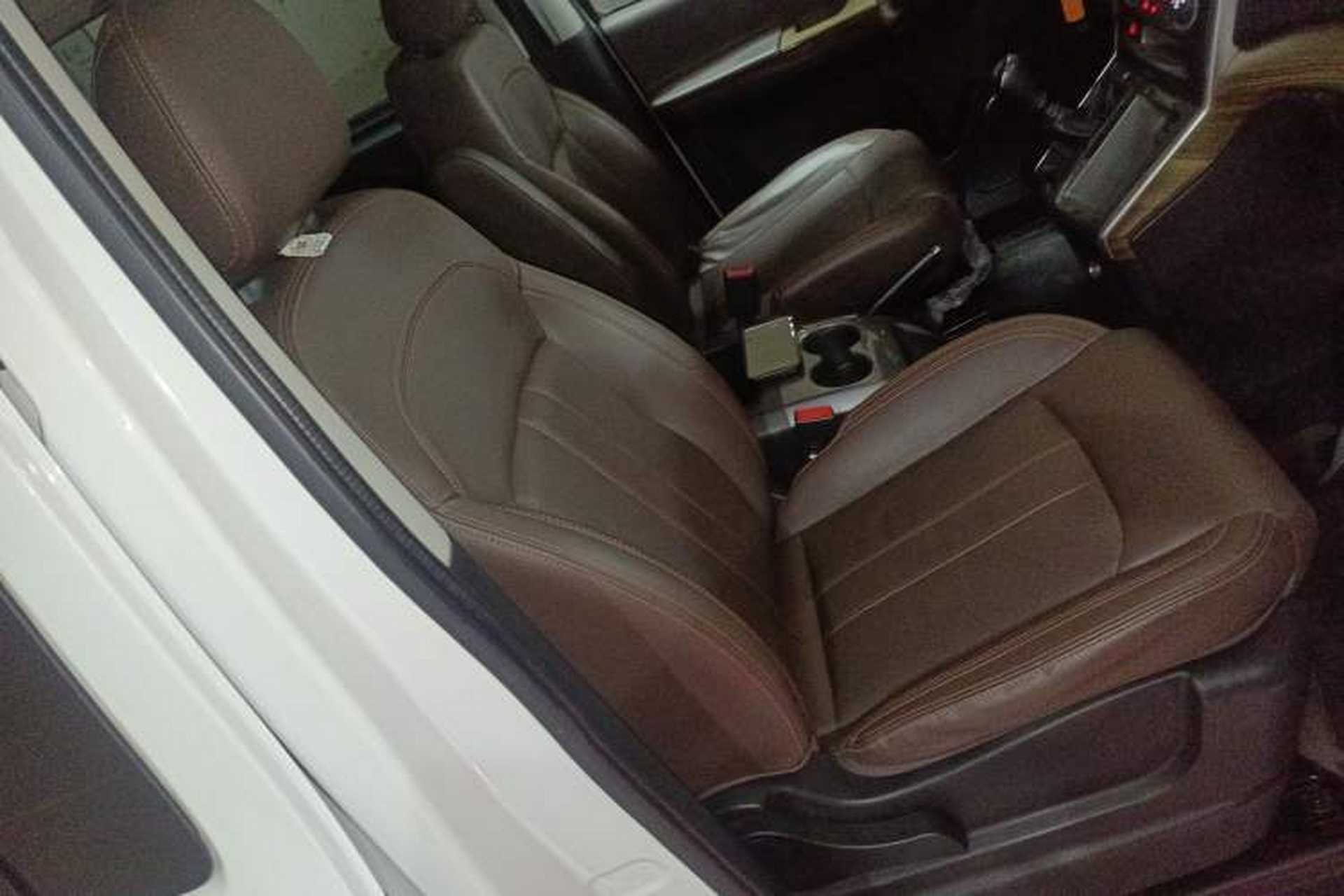 Used FORTHING Lingzhi PLUS 2021 2.0L Manual Luxury 7-Seater Right Front Seat