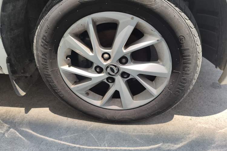 Used FORTHING Lingzhi PLUS 2021 2.0L Manual Luxury 7-Seater Right Front Wheel Hub