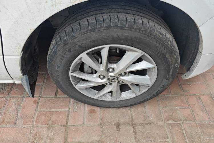 Used FORTHING Lingzhi PLUS 2021 2.0L Manual Luxury 7-Seater Right Front Wheel Hub