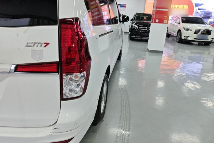 Used FORTHING Lingzhi PLUS 2021 2.0L Manual Luxury 7-Seater Right Rear Taillight