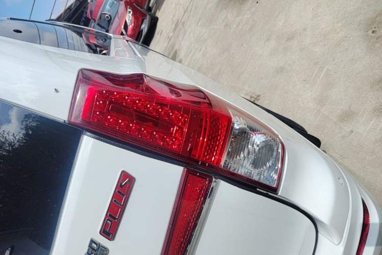 Used FORTHING Lingzhi PLUS 2021 2.0L Manual Luxury 7-Seater Right Rear Taillight