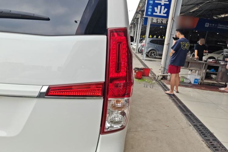 Used FORTHING Lingzhi PLUS 2021 2.0L Manual Luxury 7-Seater Right Rear Taillight