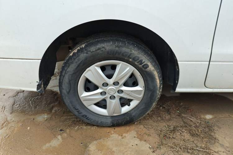 Used FORTHING Lingzhi PLUS 2021 2.0L Manual Comfort Version 7 Seats Right Rear Wheel Hub