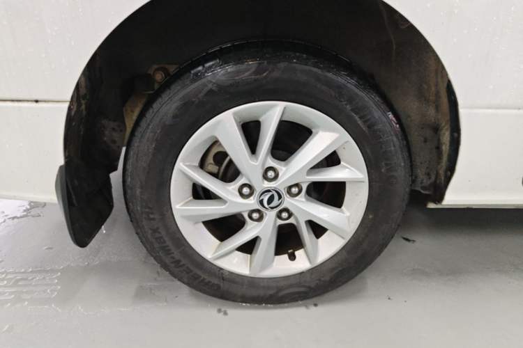 Used FORTHING Lingzhi PLUS 2021 2.0L Manual Luxury 7-Seater Right Rear Wheel Hub