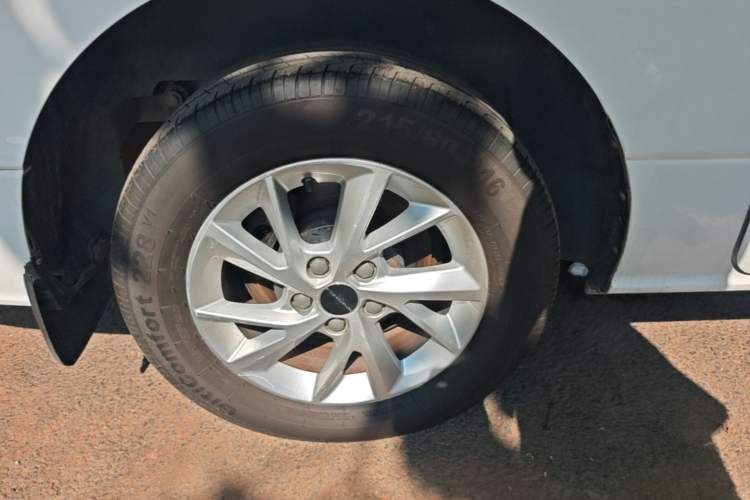 Used FORTHING Lingzhi PLUS 2021 Travel Edition 2.0L Manual Luxury 7-Seater Right Rear Wheel Hub