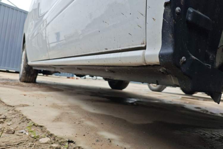 Used FORTHING Lingzhi PLUS 2021 2.0L Manual Comfort Version 7 Seats Right Side Sill