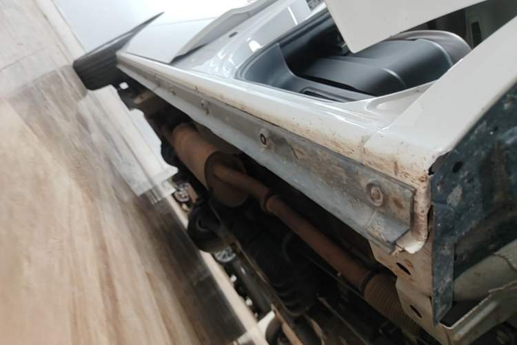 Used FORTHING Lingzhi PLUS 2021 2.0L Manual Luxury 7-Seater Right Side Sill