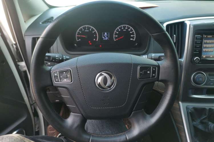 Used FORTHING Lingzhi PLUS 2021 2.0L Manual Luxury 7-Seater Steering Wheel