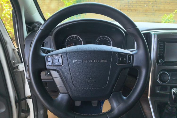 Used FORTHING Lingzhi PLUS 2021 2.0L Manual Luxury 9-Seater Steering Wheel